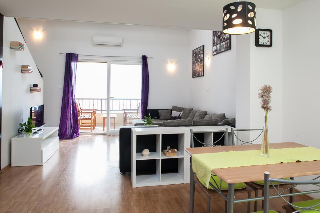 Apartments Fiona - Away From City Crowds Макарска Номер фото