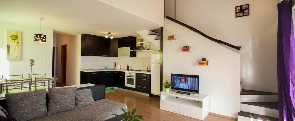 Apartments Fiona - Away From City Crowds Макарска Номер фото