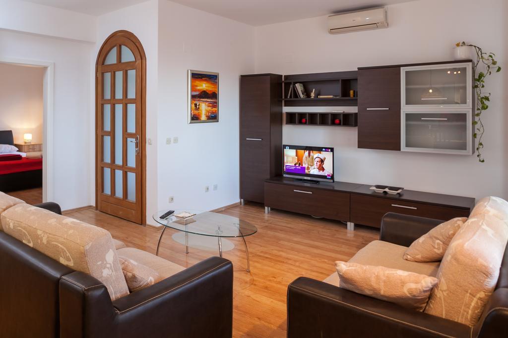 Apartments Fiona - Away From City Crowds Макарска Номер фото