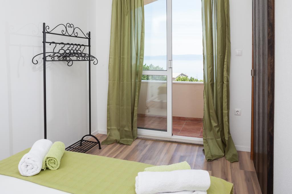 Apartments Fiona - Away From City Crowds Макарска Номер фото